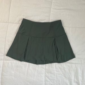 Lululemon pleated tennis skirt!